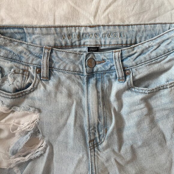 AEO Distressed Low Rise Light Washed Denim Jeans - Picture 3 of 5